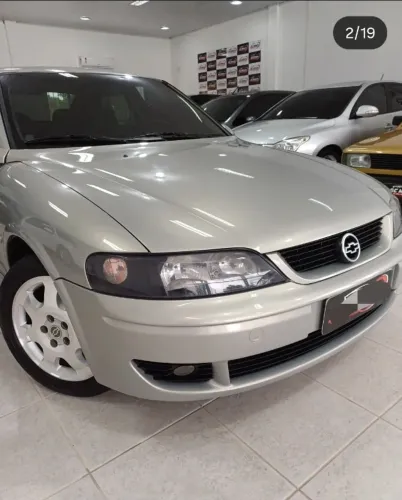 Chevrolet Vectra CD 2.2 16V / 2.0 16V Mec./aut. 2004