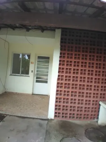Casa em Condomínio com 2 Quarto(s) e 1 banheiro(s) para Alugar, 57 m² por R$ 900 / Mês