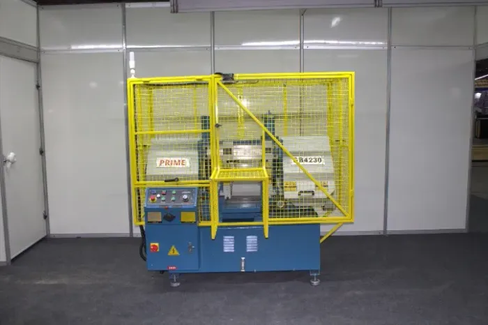 Máquina de Serra de Fita Horizontal GB4230 com NR12