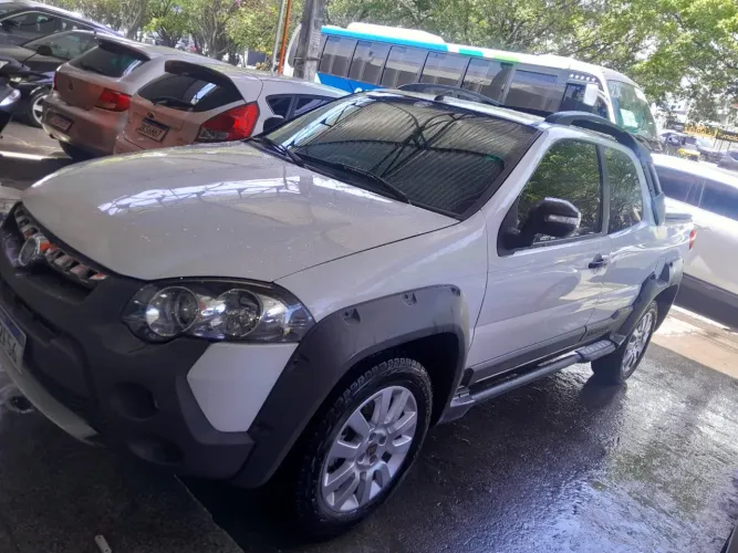 Fiat Strada Adventure1.8/ 1.8 Locker Flex CD 2014