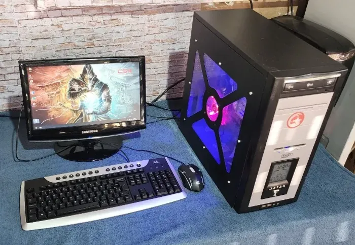 VENDO/TROCO PC CORE 2 DUO/ 4GB RAM/ 500GB HD/ FORMATADO + JOGOS + WIFI + CHAMA