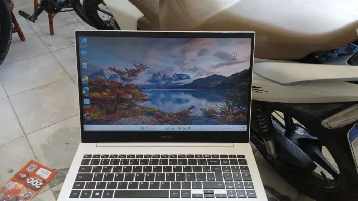 Notebook Samsung Book E20 | 12GB RAM | SSD 256GB | Bem Conservado