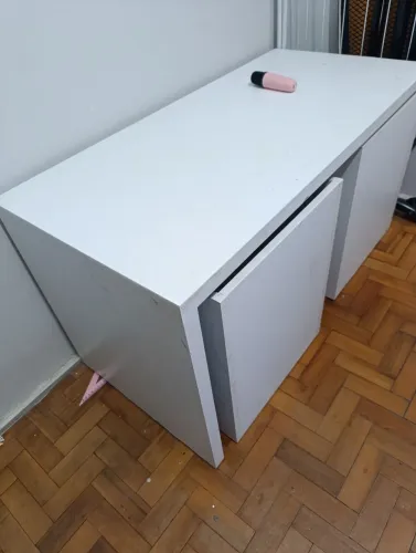 Mesinha infantil com duas cadeiras em MDF planejado 