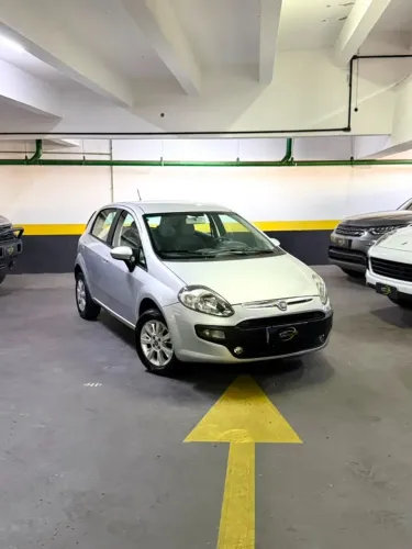 Fiat Punto Attractive 1.4 Fire Flex 8V 5P 2013