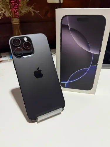 iPhone 16 Pro Max 256GB - Titanium Preto | Estado de Novo