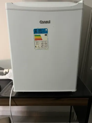 Frigobar 76 litros com gavetas multiuso