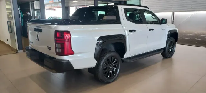 Mitsubishi TRITON Katana AT4 2026