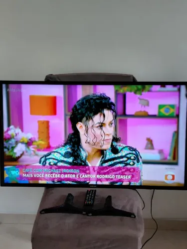 Vendo uma TV 40 Sansung R$800,00 reais.
