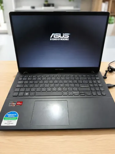 Notebook ASUS Vivobook Go 15 - Ryzen 5 7520U | 8GB | SSD 512GB