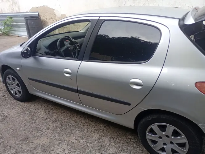 Peugeot 206 Select./presence 1.6/1.6 Flex 16V 5P 2004