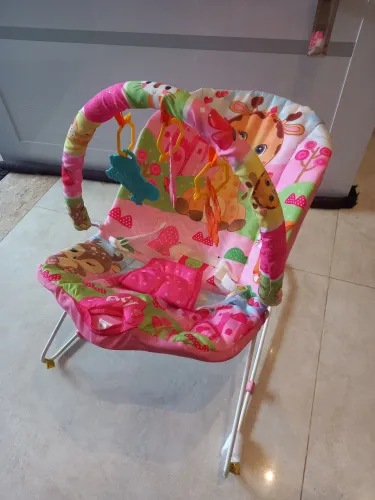 Cadeirinha de balanço bebê menina