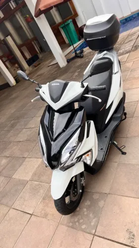 Vendo Moto Honda Elite 125CV - Única Dona !