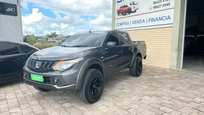 Mitsubishi L200 Triton Sport GLS 2.4 CD Diesel Mec. 2017