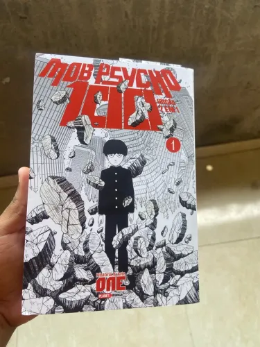 Mangá MOB 2 em 1