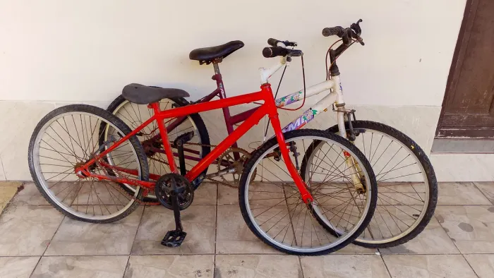 Duas bicicletas aro 14