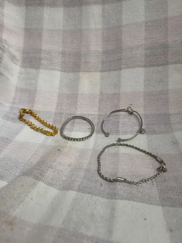 4 pulseiras