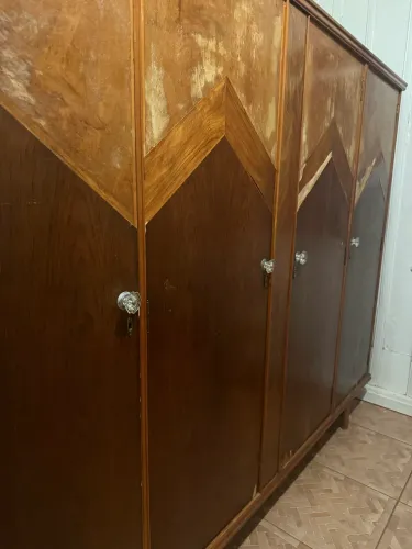 Guarda-Roupa de madeira