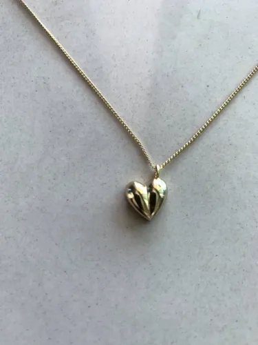 colar de coração em prata esterlina banhada a ouro