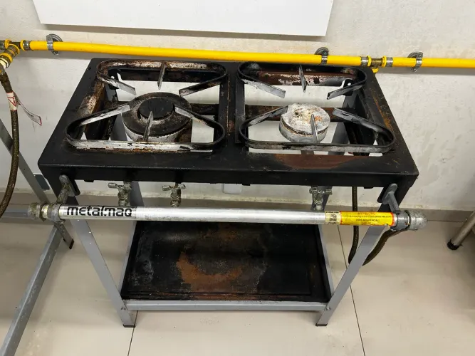 Fogão Industrial 2 bocas com pé Metalmaq