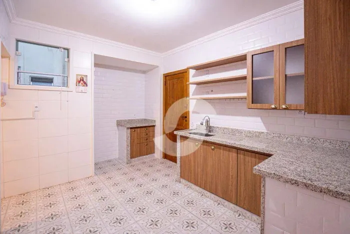 Apartamento totalmente reformado, iluminado,, arejado, com 3 quartos e vaga, 120 m² - Ingá