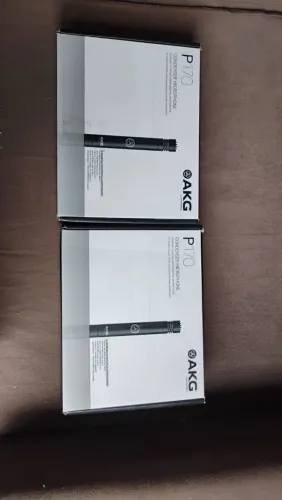 Par de Microfones AKG P170