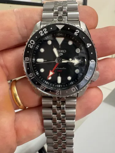 Seiko 5 GMT Bruce Wayne, Impecável!