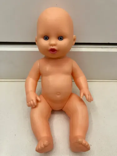 Boneca bebê pequena