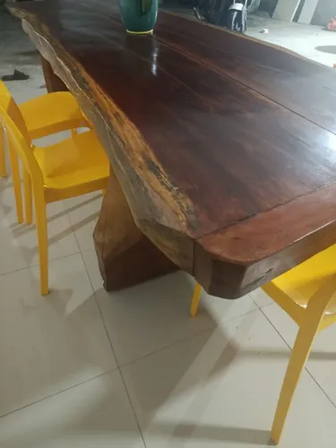 Mesa de madeira "Jaqueira".