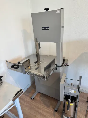 Serra fita industrial lâmina 2.82m motor 1,5cv pintada 