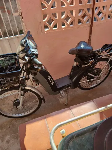 Ven. Se.  Bicicleta...elétrica...2300....Tel *.....com..um..pekeno...reparo