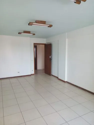 Sala comercial próxima ao Fórum