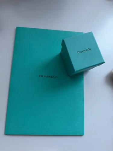 Anel Tiffany de noivado  diamante 0,19 quilates 