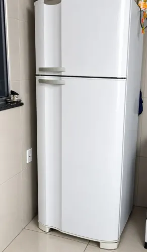 Vendo geladeira Electrolux SUPER FREEZER DC49A