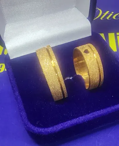 Par Alianças Ouro 18 kilates Peso 6.50 Gramas Retas 6 mm Maciça                           