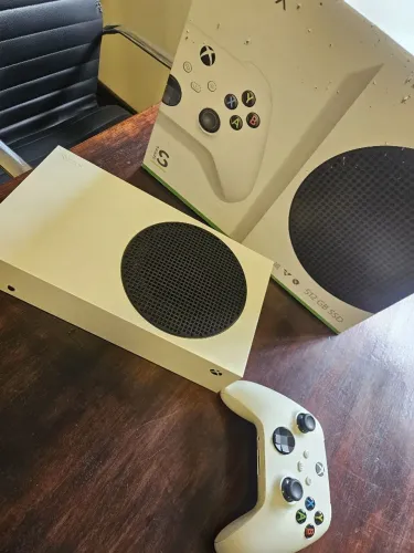 Vendo Xbox Series One S (com defeito, não reconhece HDMI)
