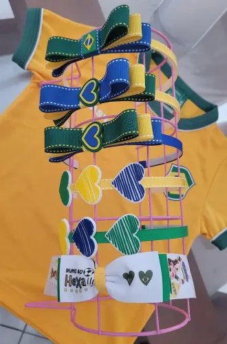 Laços e tiaras para copa