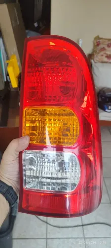 Lanterna Hilux 2005 a 2011 tricolor