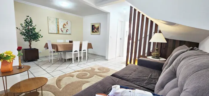 Sobrado Mobiliado para aluguel 100 m2 com 3 quartos em Boa Vista - Curitiba - PR