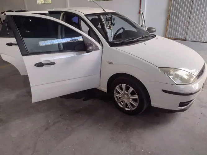 Ford Focus 1.6 S/se/se Plus Flex 8v/16v 5P 2008