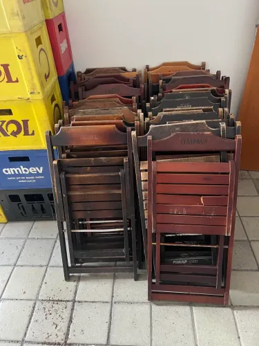 Vendo cadeiras e mesas