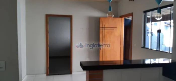 Casa com 2 quartos para alugar, 180 m² por R$ 750/mês - Marabá - Londrina/PR