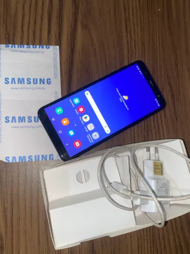 Samsung J8 na caixa e nota fiscal