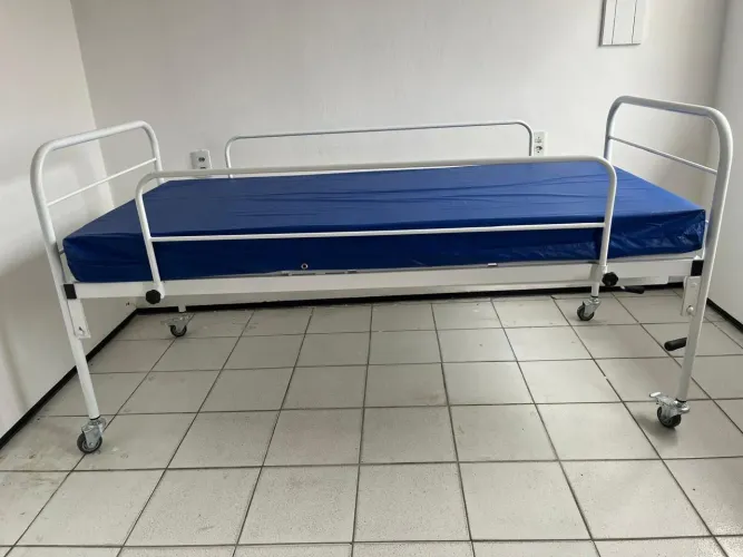 Vende um cama hospitalar 