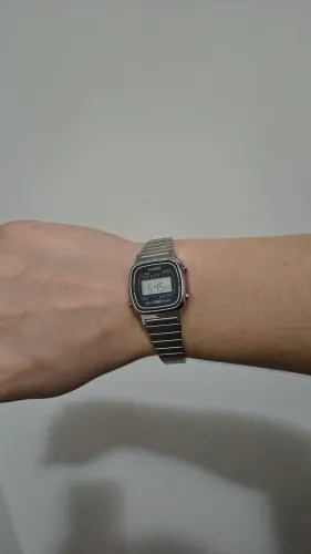 Relógio Casio feminino prata