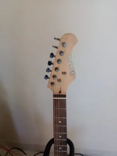 Guitarra Suzuky + Tank G
