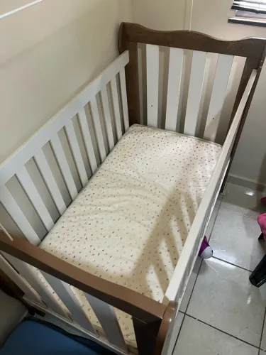 Vendo berço infantil com colchão