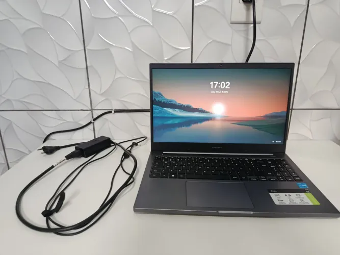 Notebook Samsung Intel Core i3 - Muito Rápido e Conservado (SSD 256GB)!