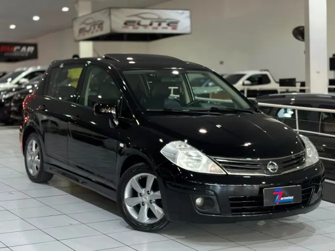 Nissan Tiida SL 1.8/1.8 Flex 16V Aut. 2012