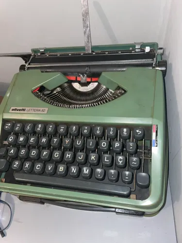Maquina de escrever/ datilografar
