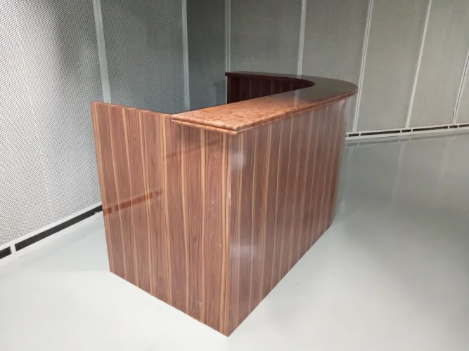 Balcão Recepção Curvo Alto Padrão - Madeira + Mármore Rosso Verona 